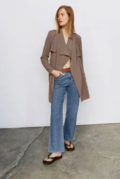 Chaqueta con cinturón