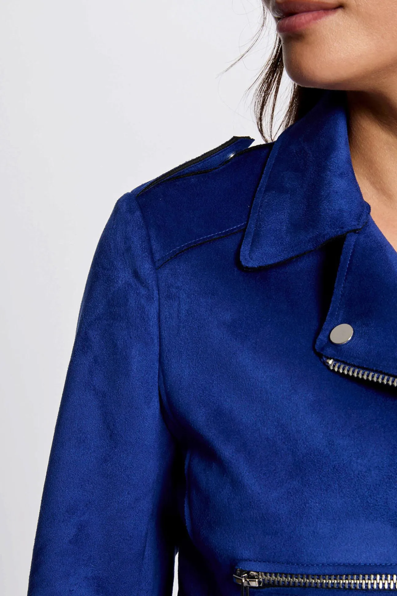 Chaqueta corta antelina