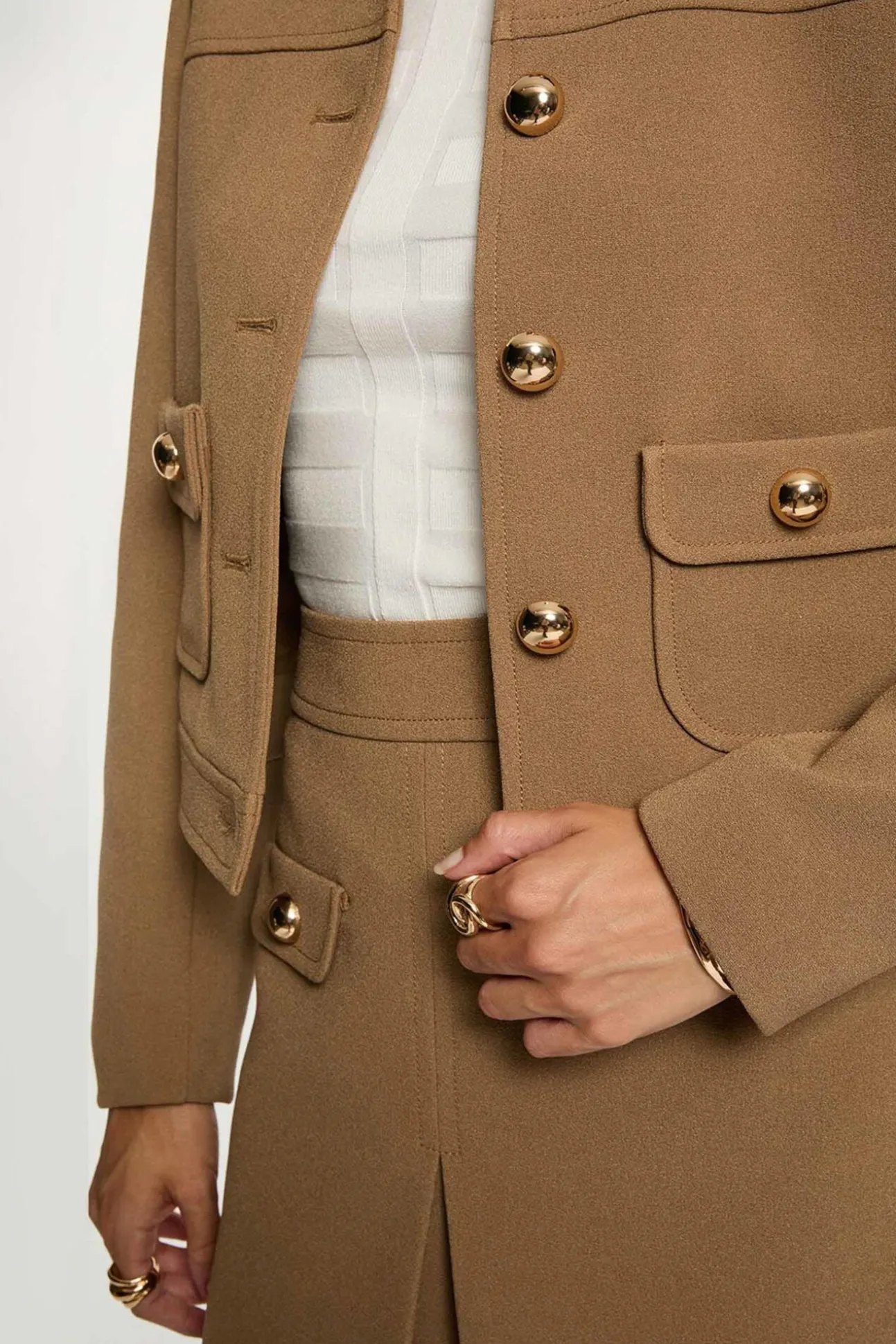 Chaqueta corta de manga larga