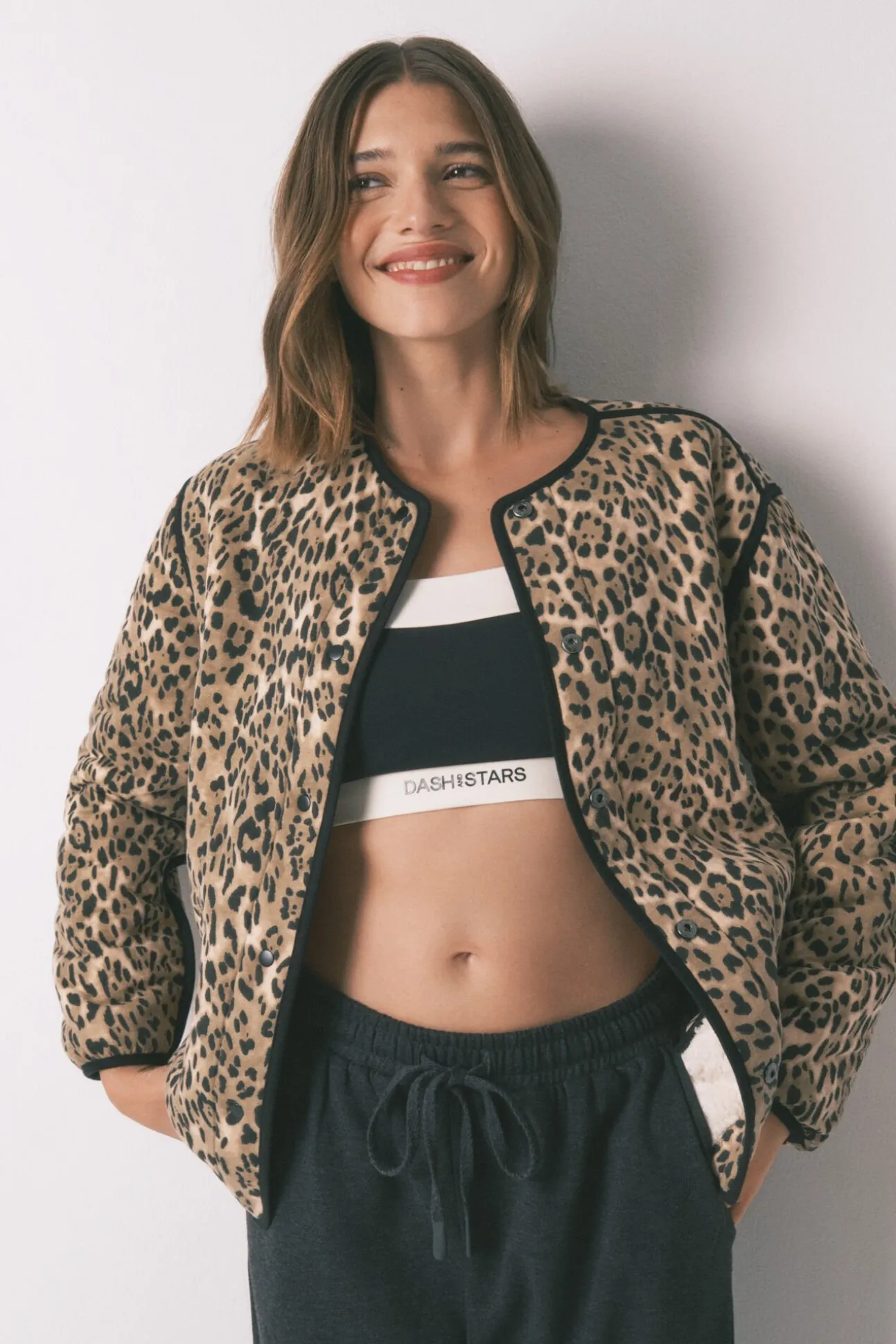 Chaqueta corta reversible animal print