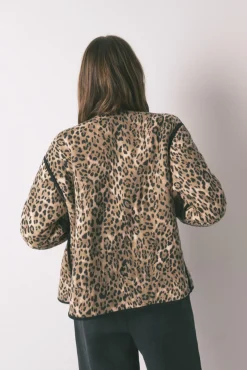 Chaqueta corta reversible animal print