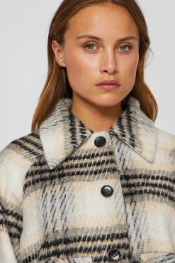 Chaqueta de paño abotonada