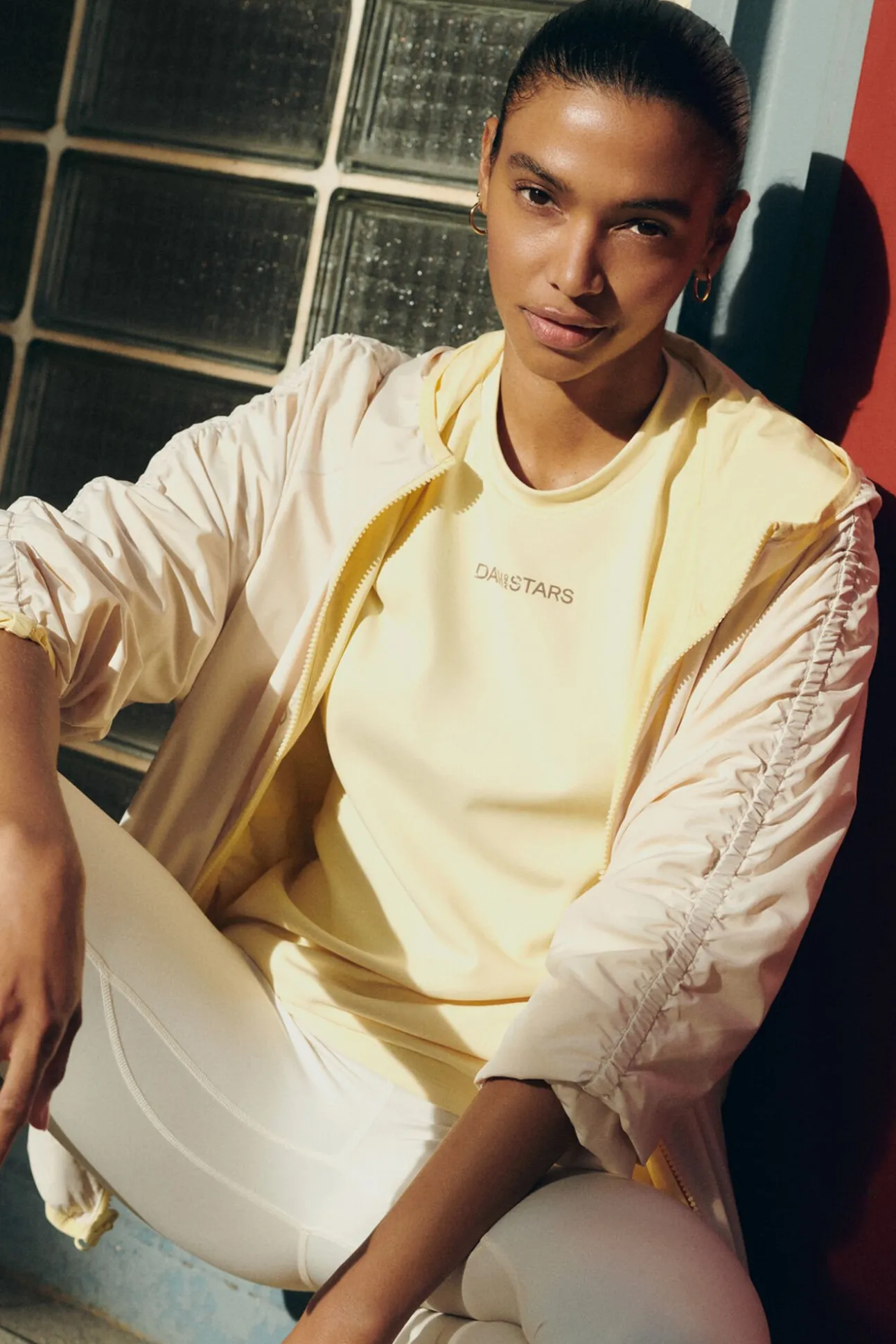 Chaqueta ligera reversible capucha amarillo