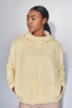 Chaqueta ligera reversible capucha amarillo