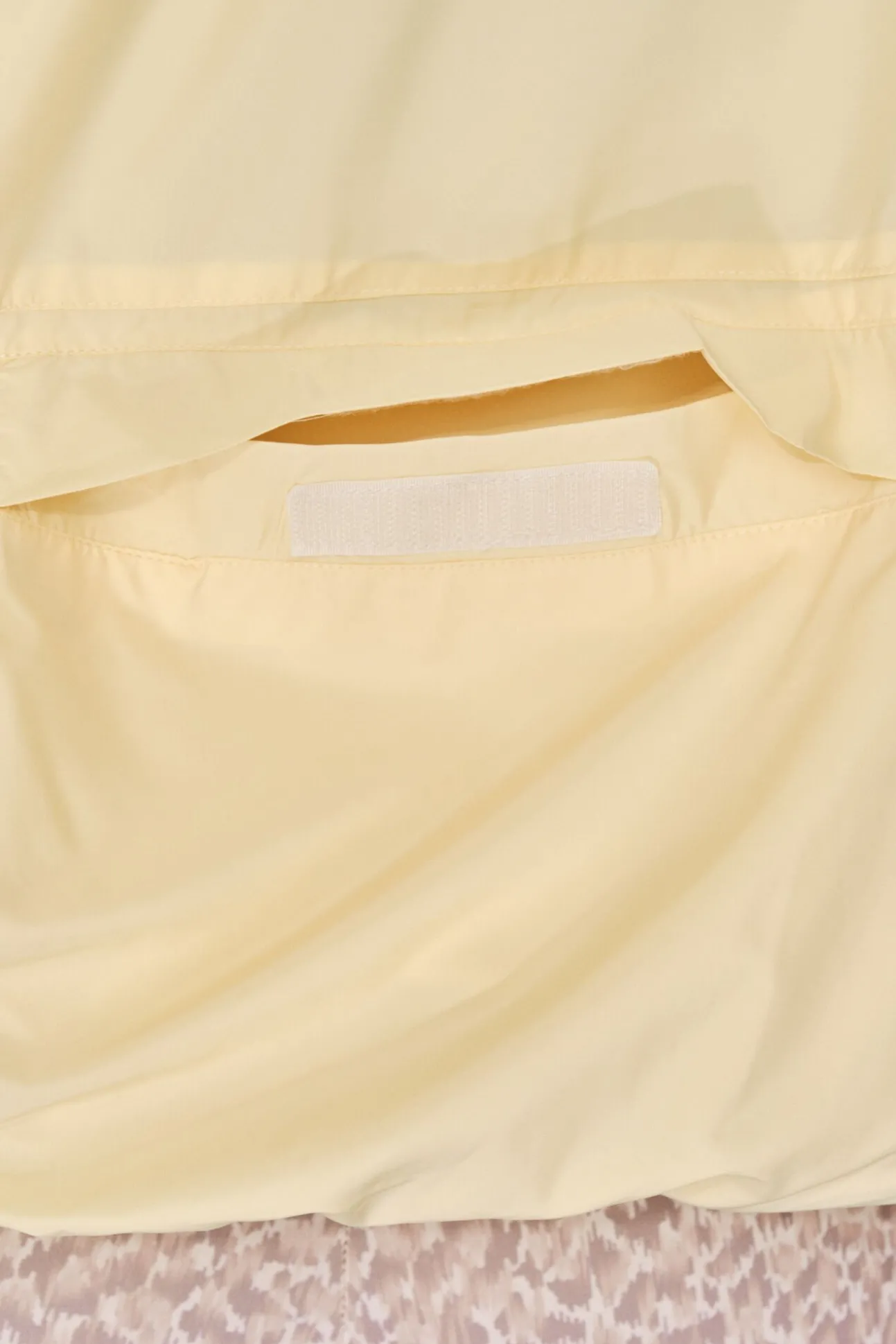 Chaqueta ligera reversible capucha amarillo