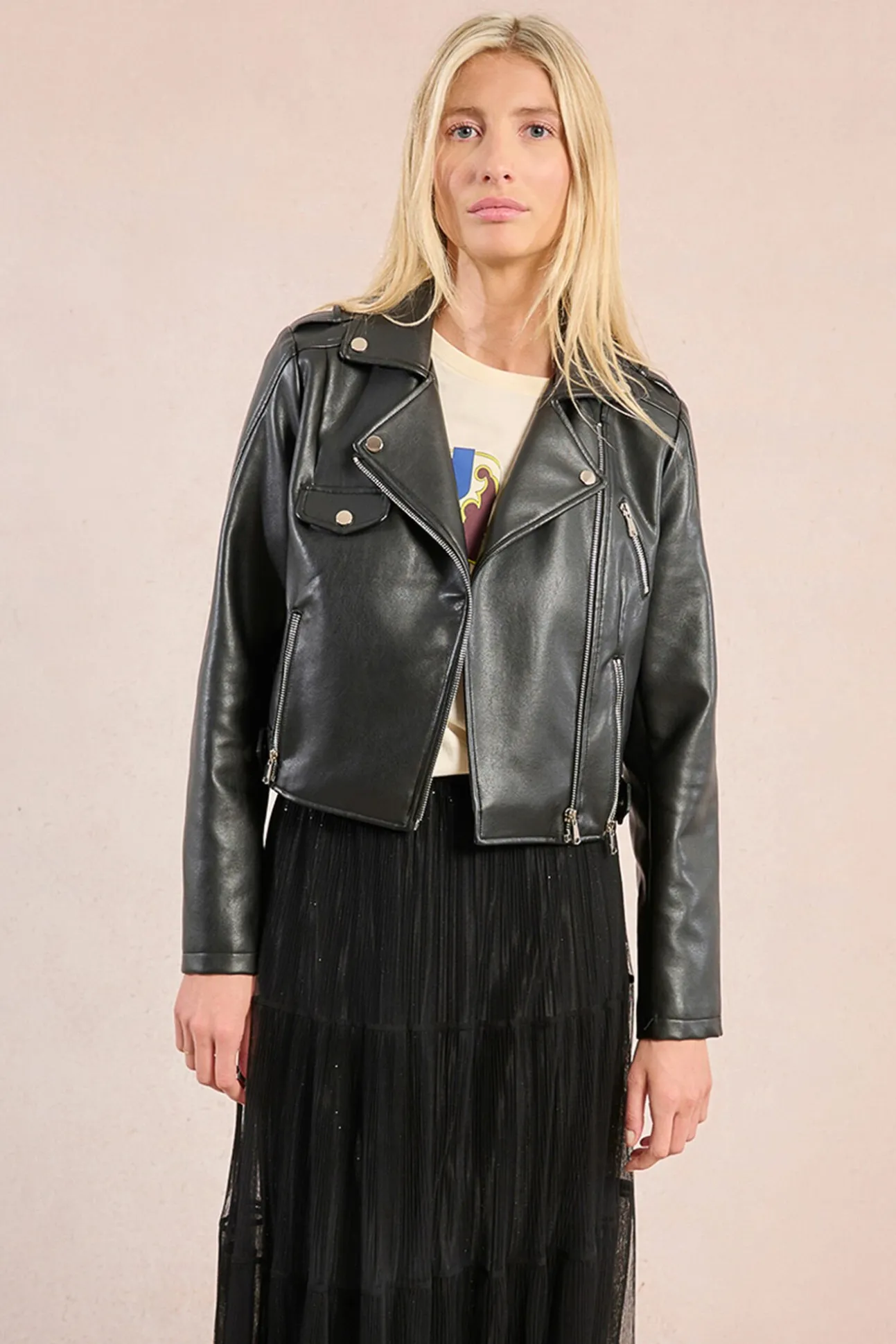 Chaqueta motera en tejido efecto cuero