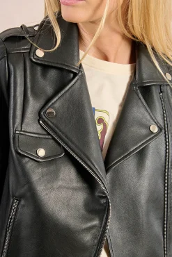 Chaqueta motera en tejido efecto cuero