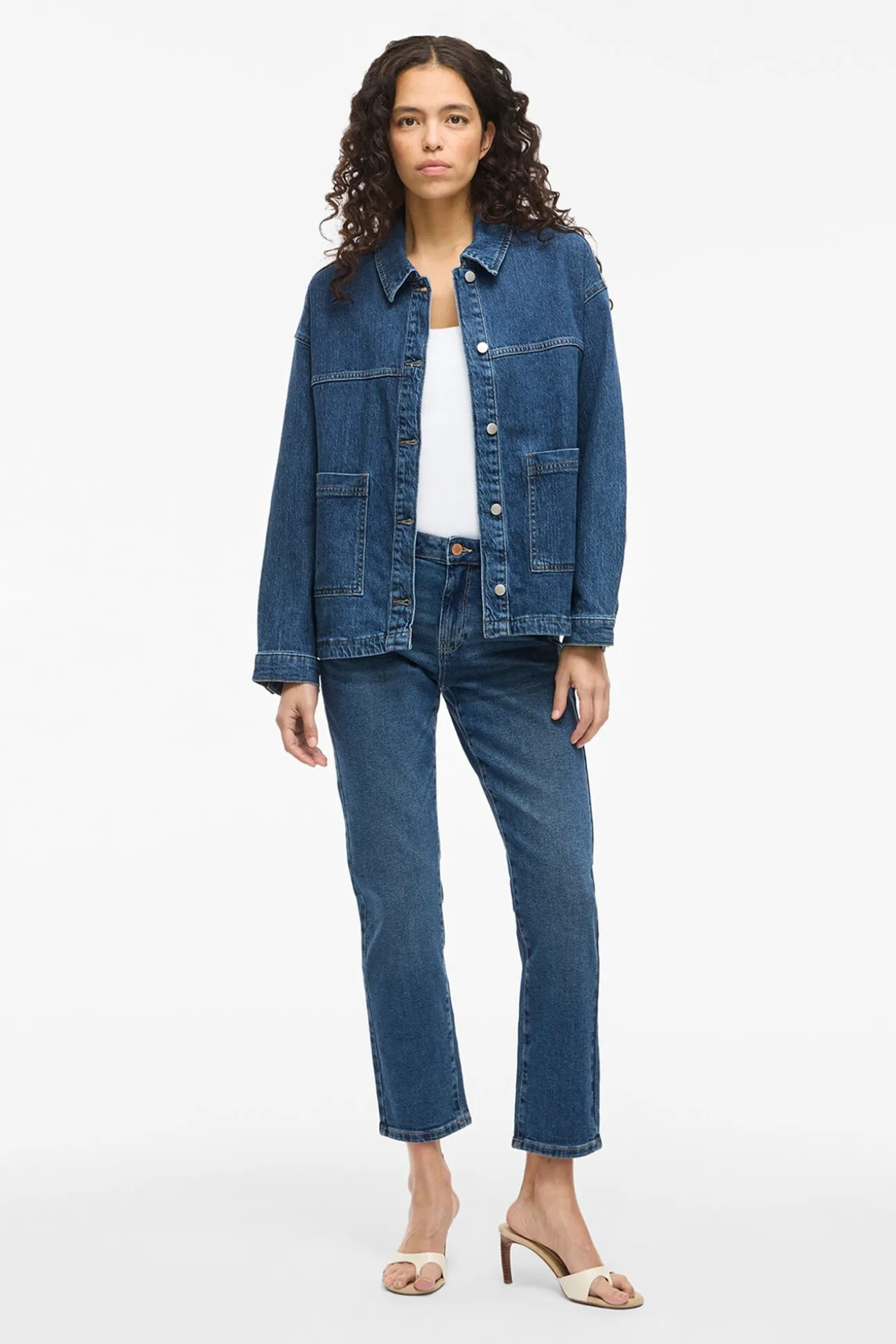 Chaqueta vaquera con bolsillos