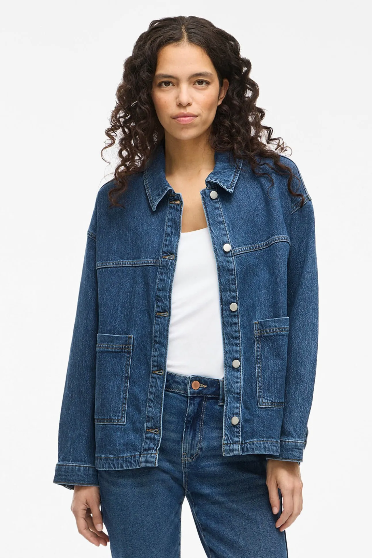 Chaqueta vaquera con bolsillos