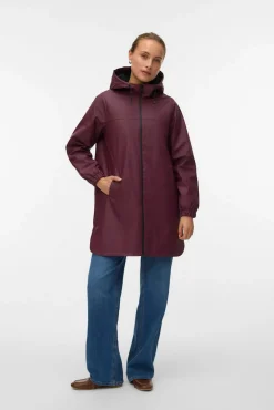 Chubasquero con capucha