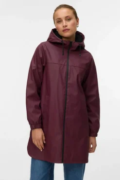 Chubasquero con capucha