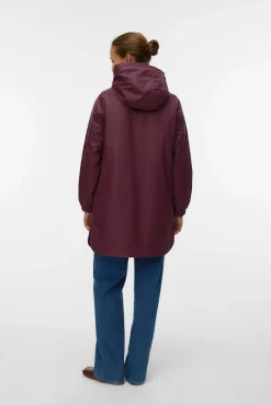 Chubasquero con capucha