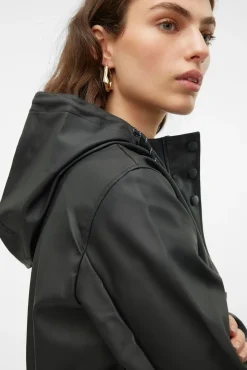 Chubasquero manga larga con capucha