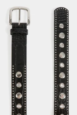 Cinturón con tachuelas