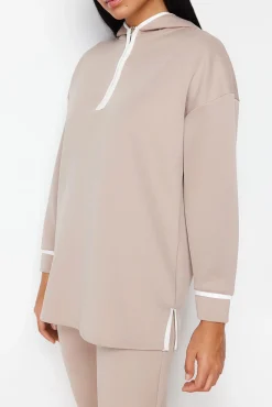 Conjunto cómodo sudadera capucha y pantalón