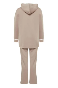 Conjunto cómodo sudadera capucha y pantalón