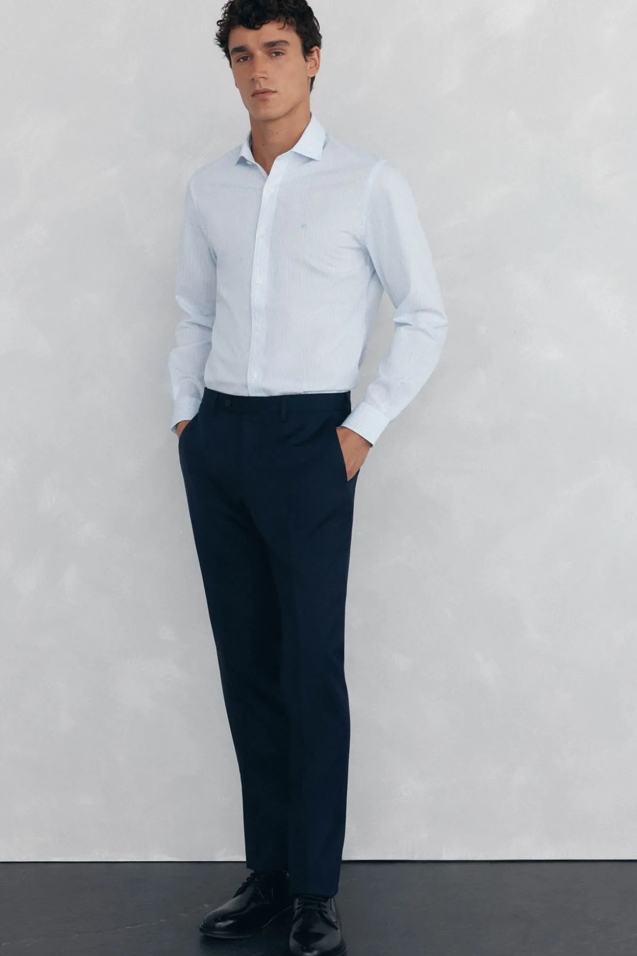 Conjunto de camisa y pantalón