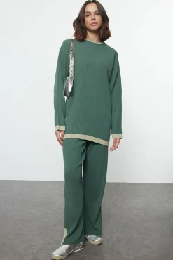 Conjunto pantalón y camiseta punto con ribetes