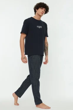 Conjunto pijama largo azul rayas