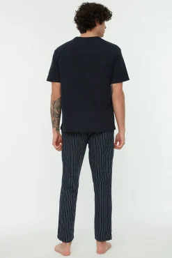 Conjunto pijama largo azul rayas
