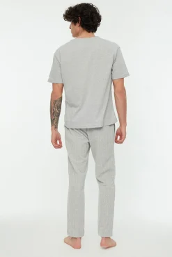 Conjunto pijama largo gris rayas