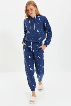 Conjunto pijama polar capucha azul galaxia