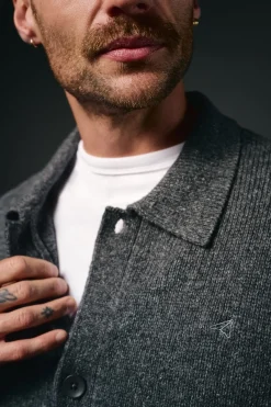 Cárdigan botones y dos bolsillos