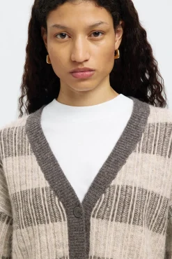 Cárdigan cuello en pico alpaca y lana