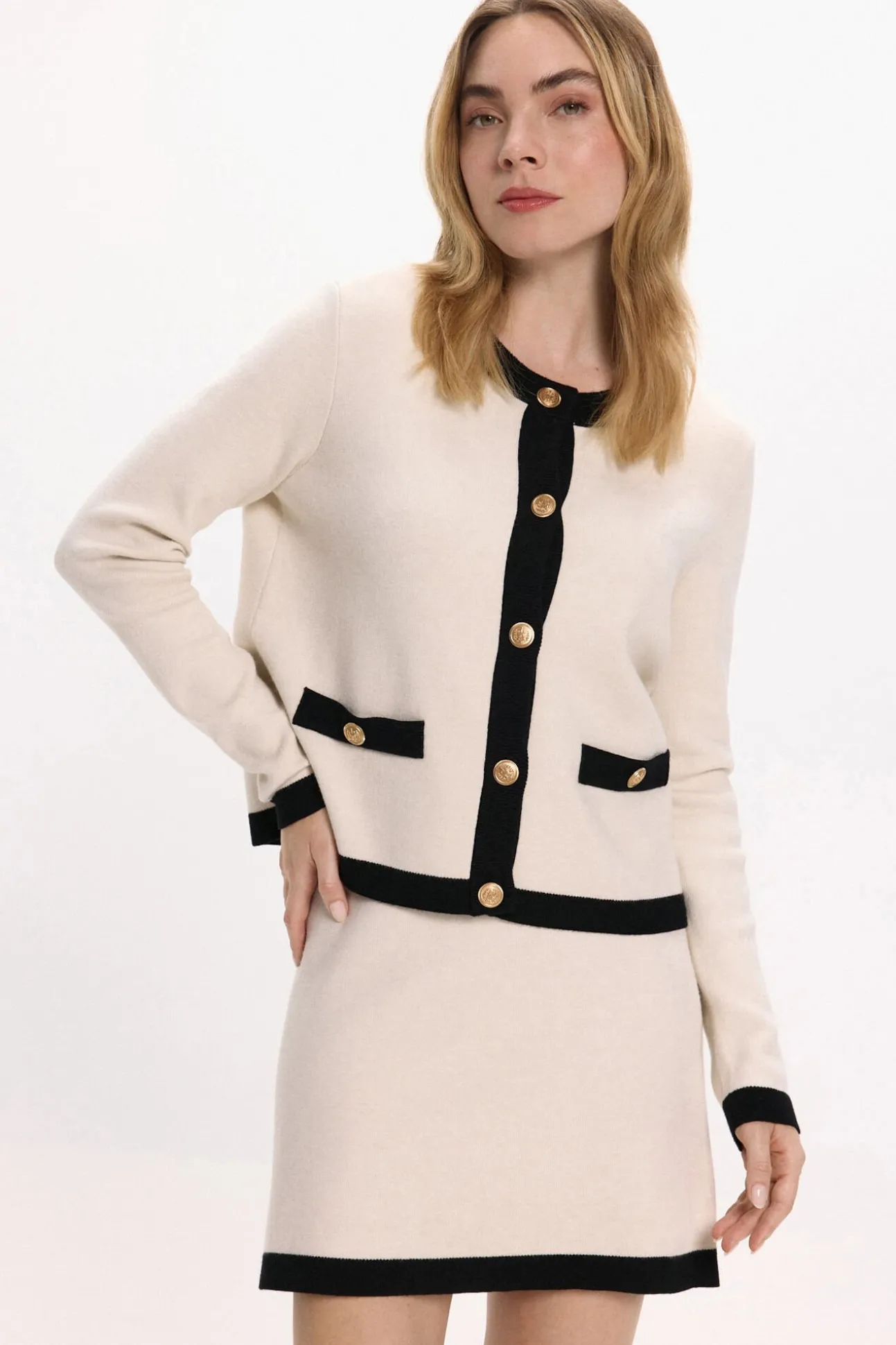 Cárdigan de botones dorados con viscosa