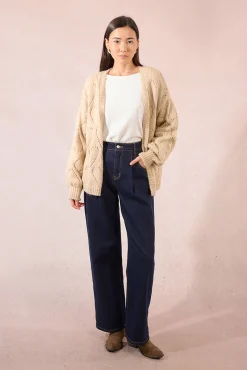 Cárdigan de manga larga en punto calado detalle corazones