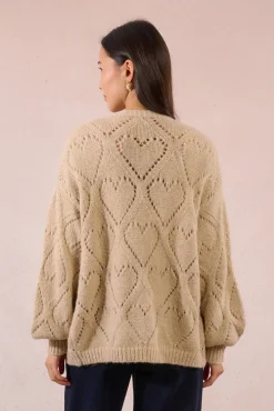 Cárdigan de manga larga en punto calado detalle corazones