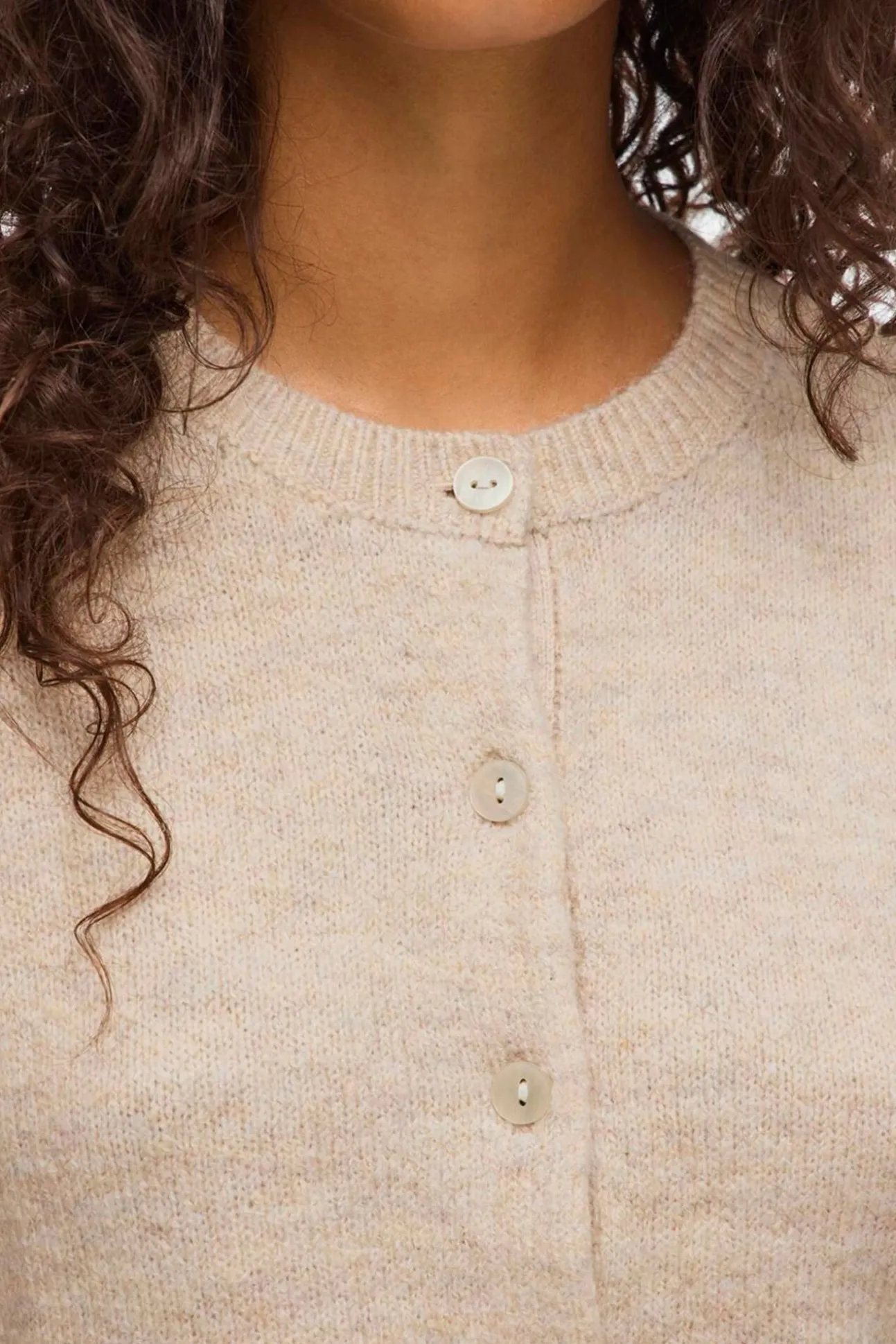 Cárdigan de punto abotonado