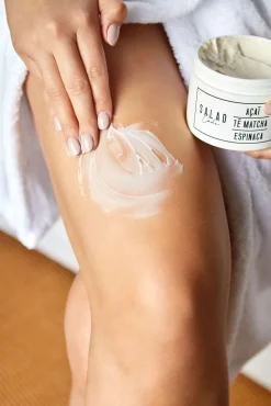 Crema corporal nutritiva y regeneradora