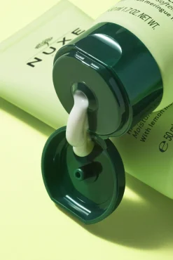 Crema de manos y uñas con fragancia de merengue de limón