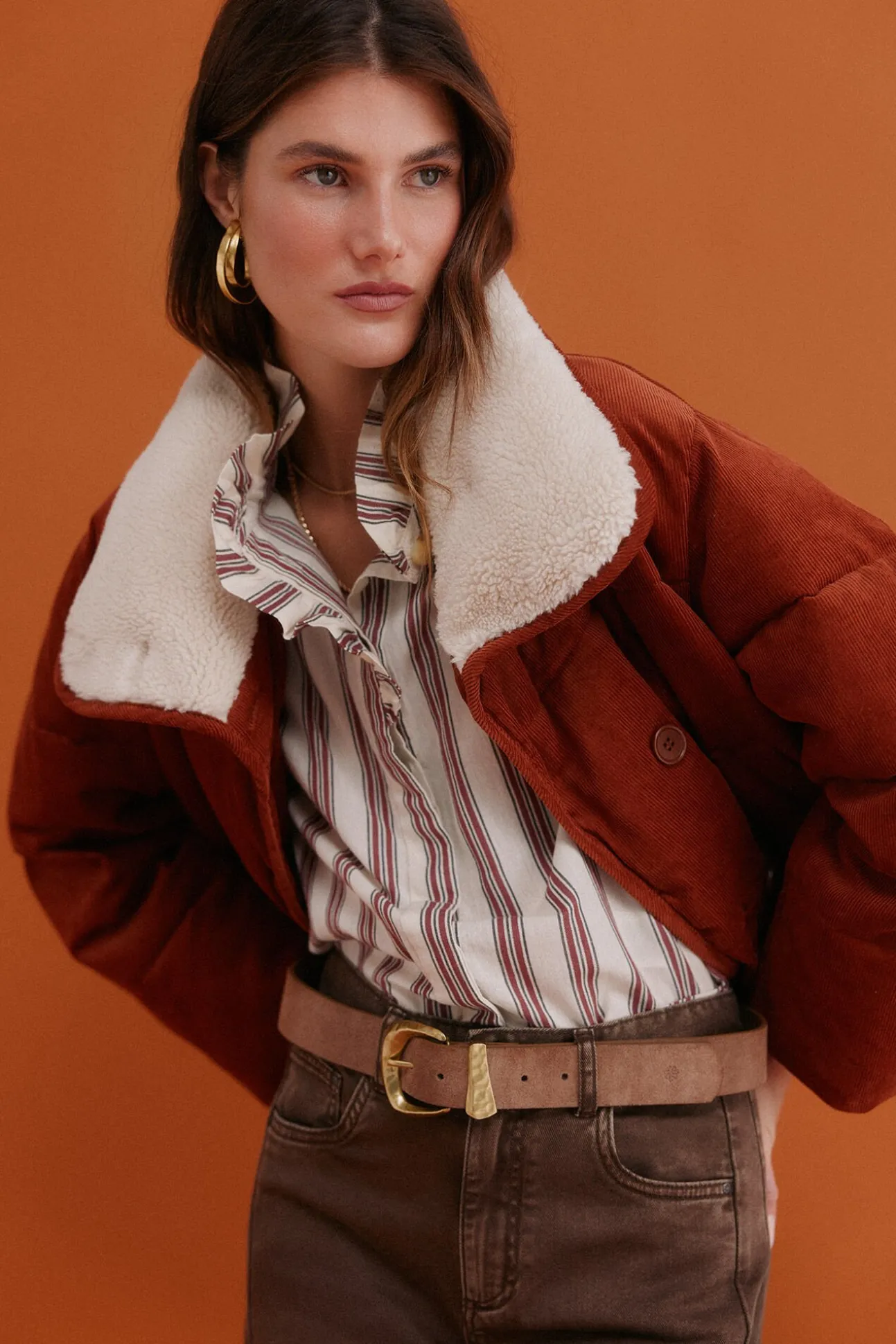 Debra. Deportiva acolchada