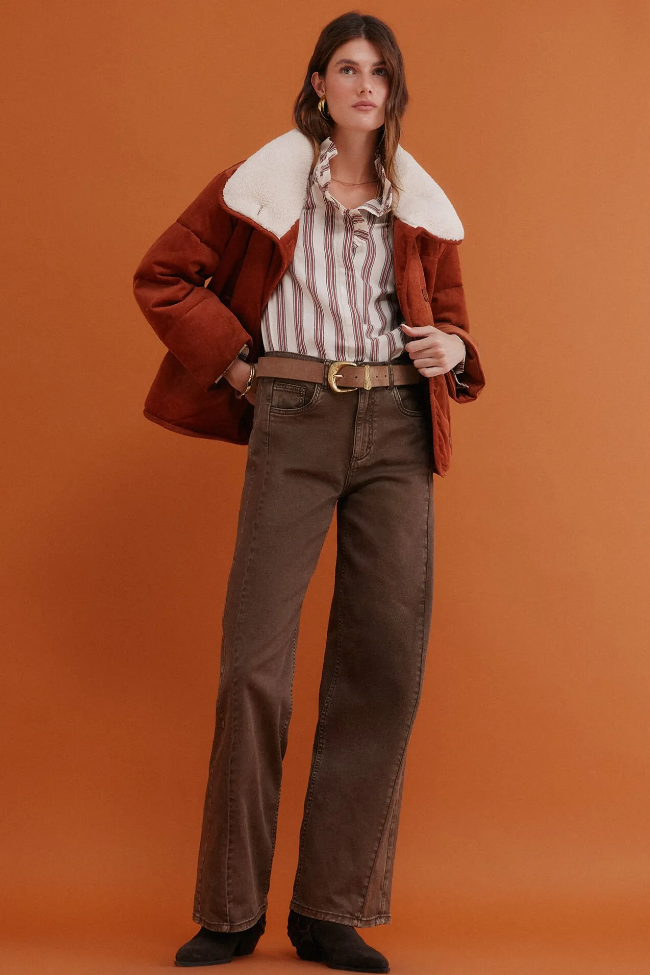 Debra. Deportiva acolchada