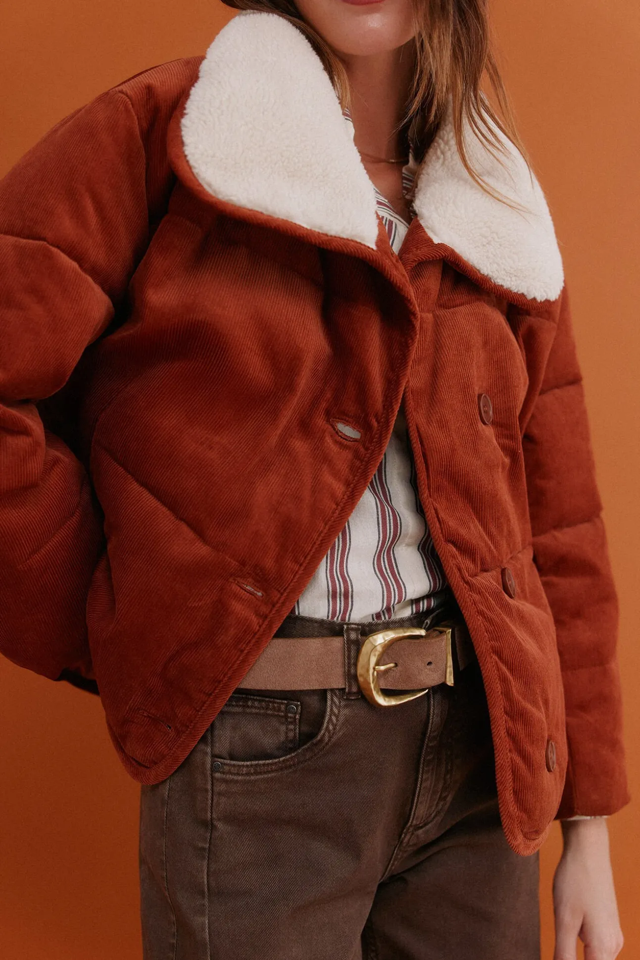 Debra. Deportiva acolchada