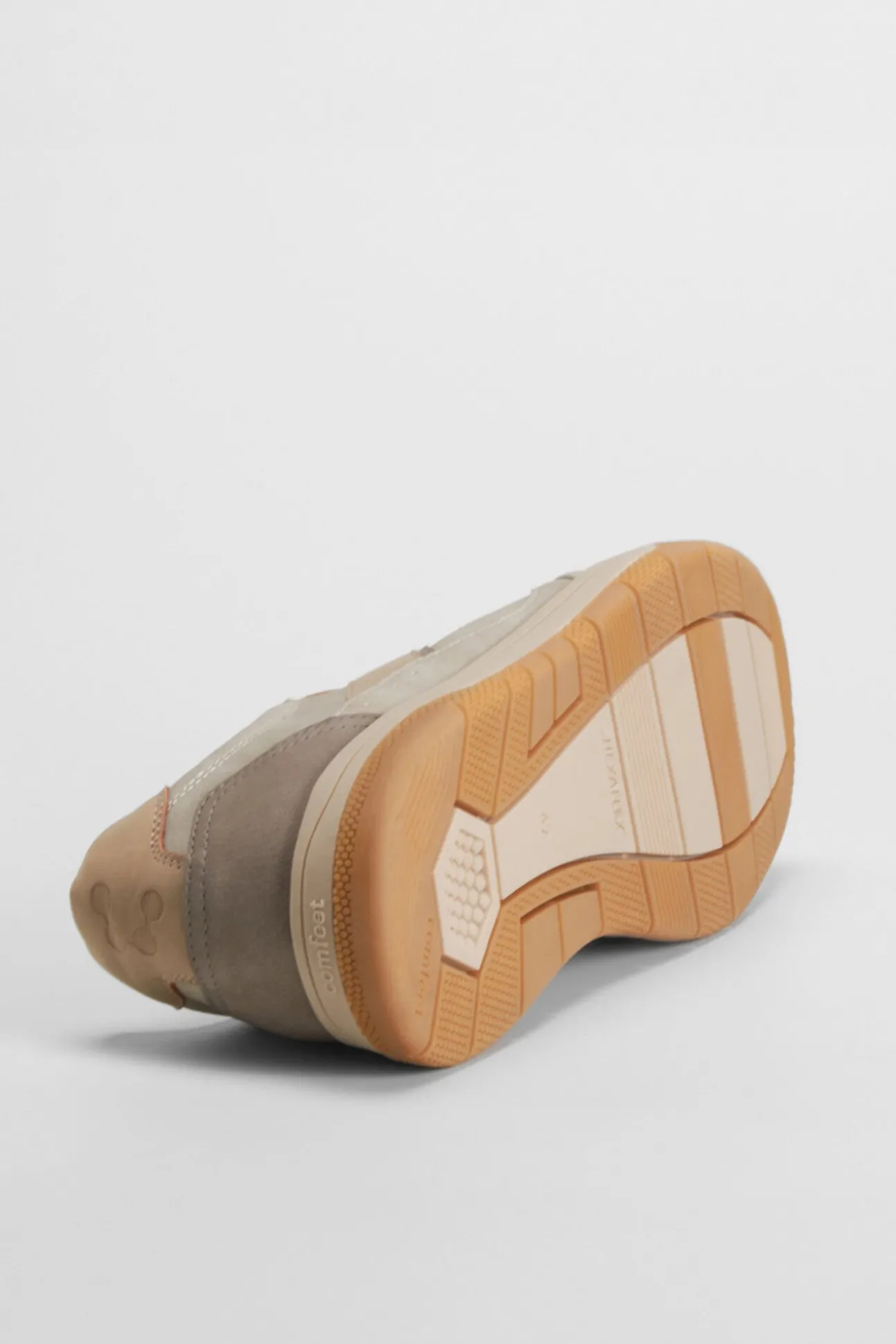 Deportiva urbana COMFEET