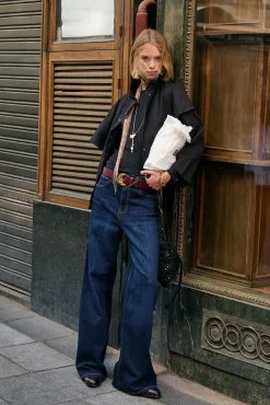 Dora. Deportiva corta