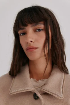 Fabiana. Abrigo corto