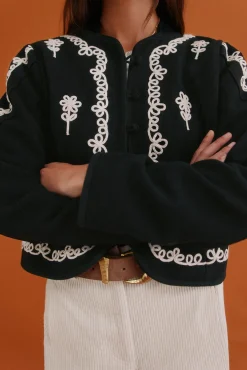Fabiola. Chaqueta bordada