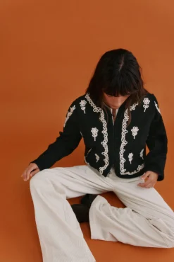 Fabiola. Chaqueta bordada