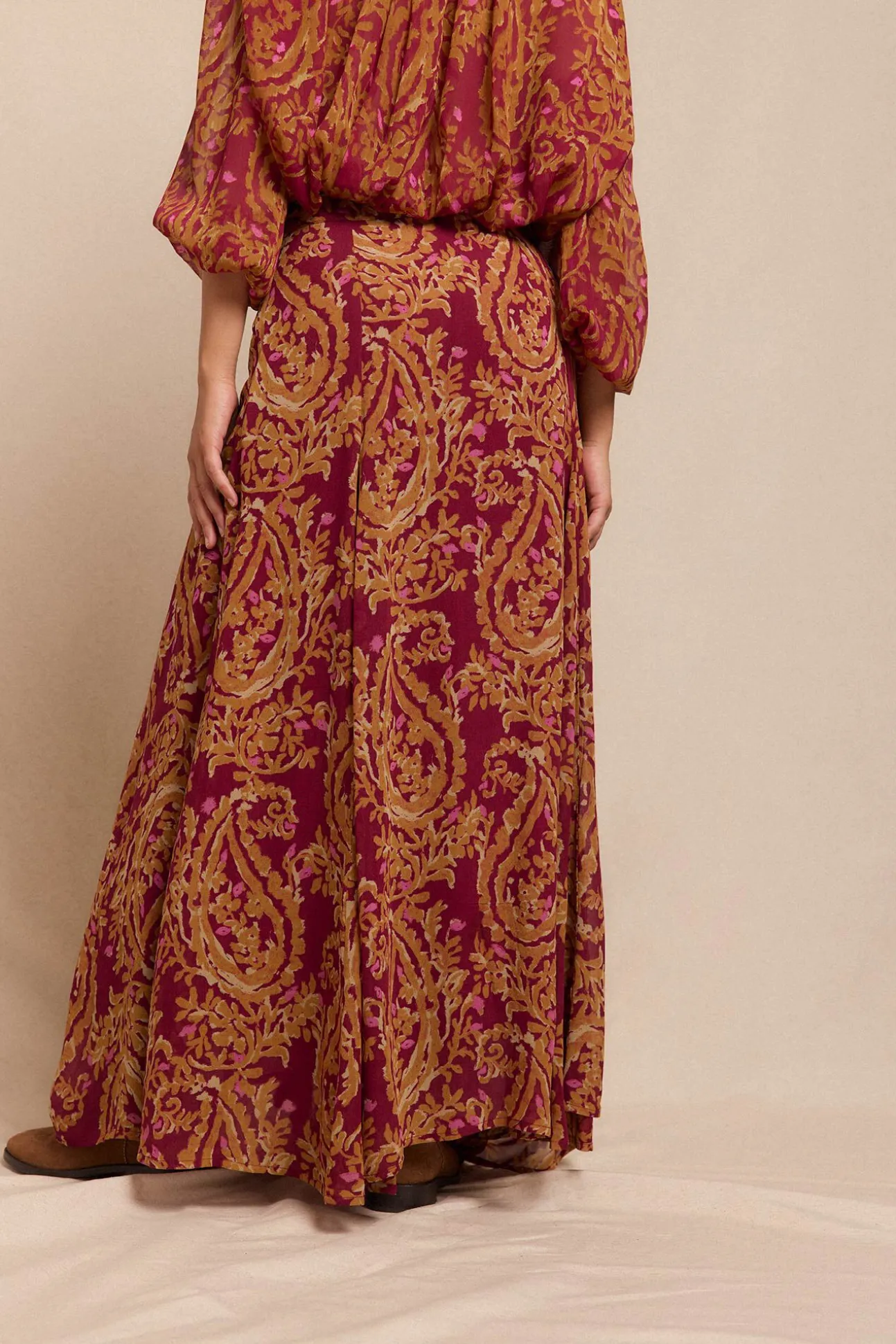 Falda capa midi estampada