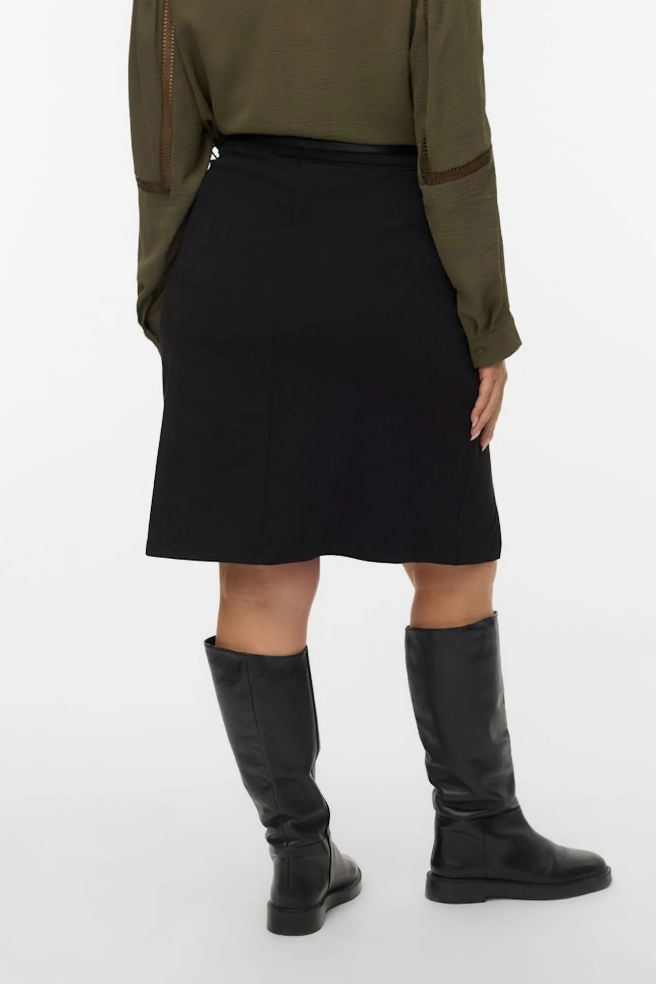 Falda corta cinturón talla grande