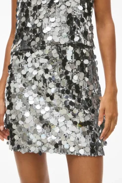 Falda corta con lentejuelas