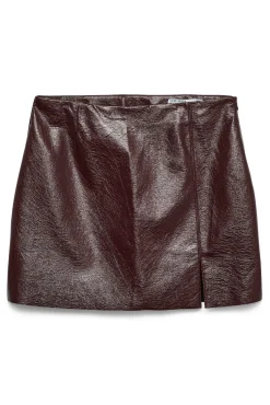 Falda corta efecto piel talla grande