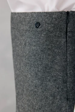 Falda cortes con vuelo en bajo