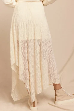 Falda de encaje