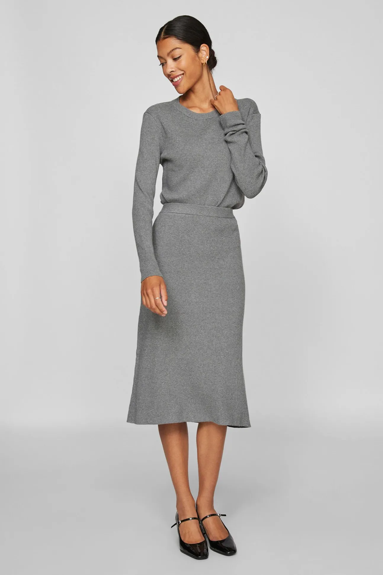 Falda de punto canalé midi