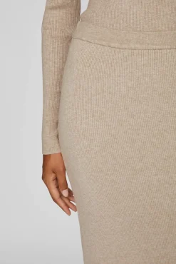 Falda de punto canalé midi